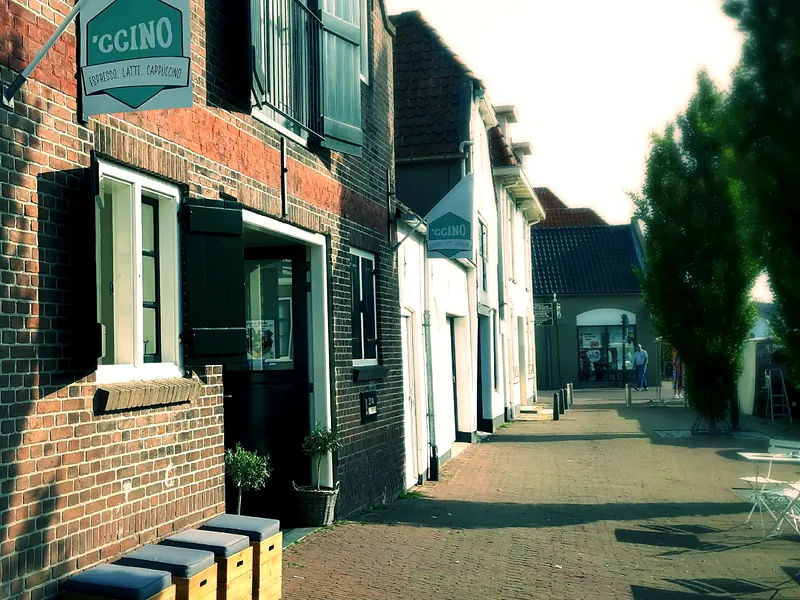 De gevel van 'Ccino aan de Turfkade