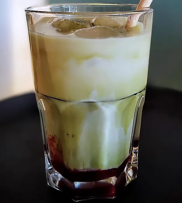 Iced strawberry matcha