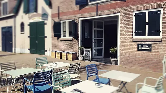 Zon op het terras aan de Turfkade